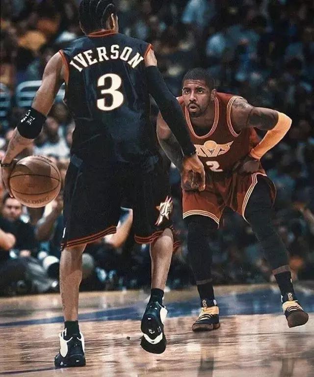 最后一舞！C罗2026世界杯定制款耐克金色签名战靴曝光（告别之舞将至：C罗2026世界杯定制耐克金色签名战靴亮相）