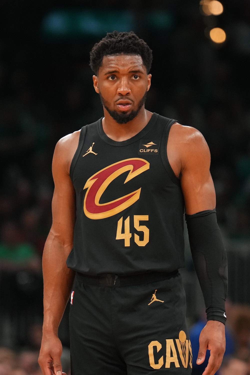 NBA：太阳替补群发威 轻取国王（NBA：太阳替补火力全开 轻松击败国王）