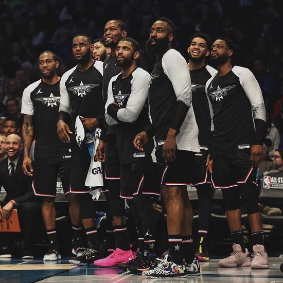 菲尔-琼斯：阿森纳可以充分利用拜仁在定位球防守上的弱点（菲尔-琼斯：阿森纳应抓住拜仁定位球防守漏洞）