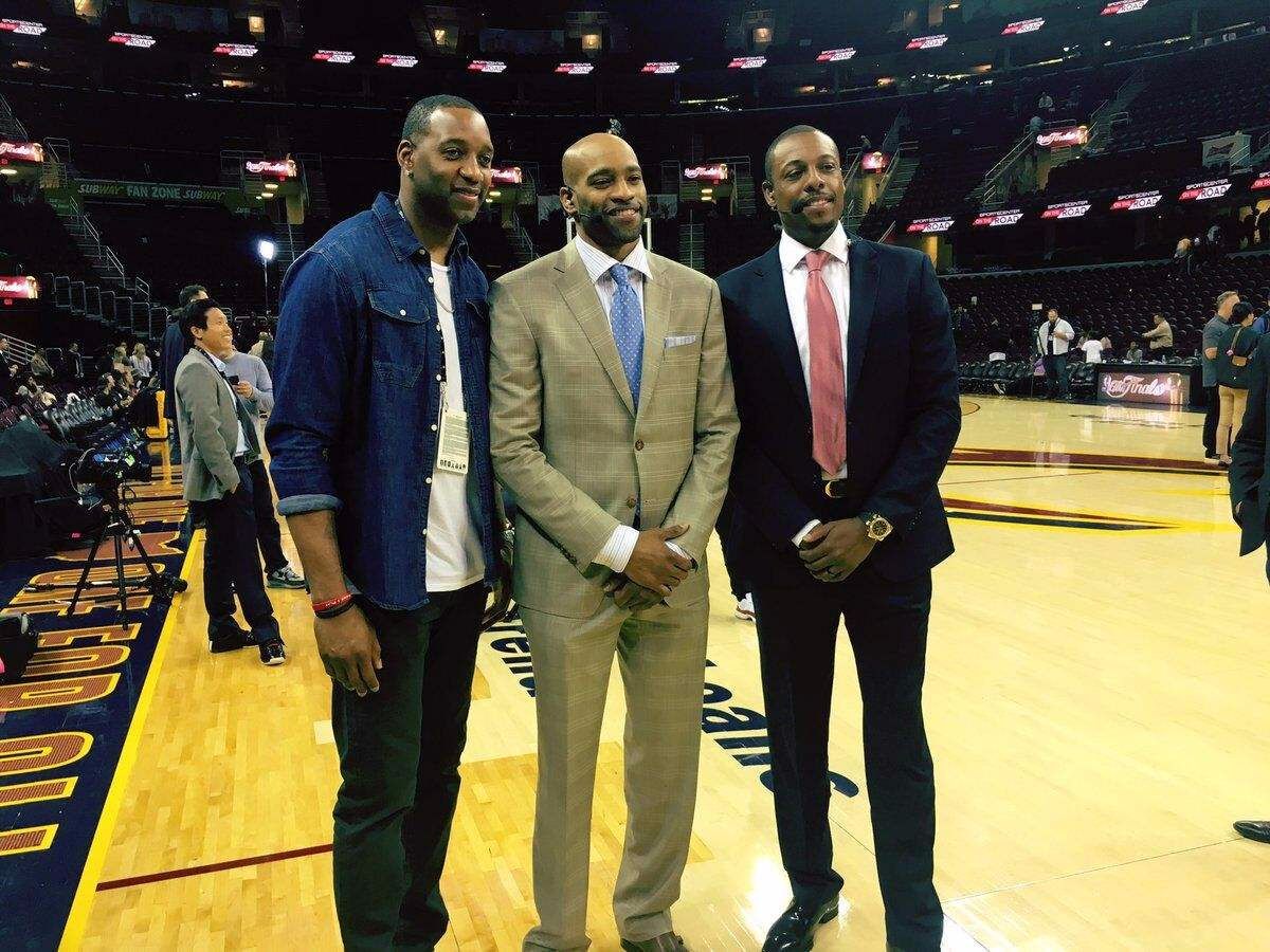 库里：我又不能从别人头顶飞过去，所以必须打得更有技巧（库里：跳不过对手，只能靠技巧取胜）