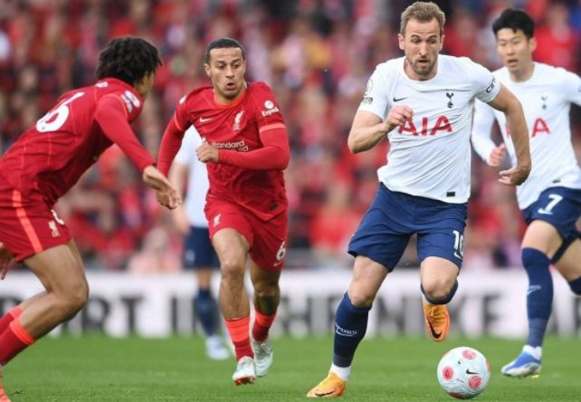 父亲：圣地亚哥从未讨论过离开的可能性，他在米兰很开心（父亲：圣地亚哥从未提及离队，他在米兰过得很开心）