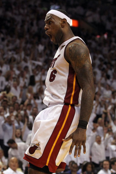 迈阿密国际总比分2-1晋级，梅西双响+完成生涯第400次助攻（梅西梅开二度并送出生涯第400次助攻，迈阿密国际总比分2-1晋级）