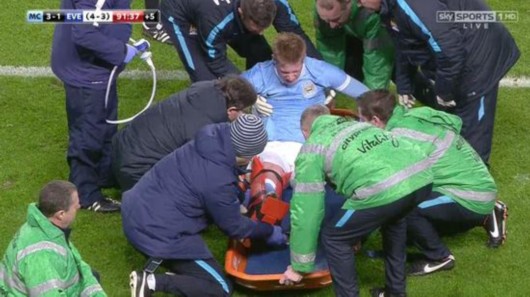 亚精英赛半场：本泽马表现活跃，吉达联合0-0纳萨夫（亚精英赛半场战报：本泽马状态活跃，吉达联合与纳萨夫互交白卷）