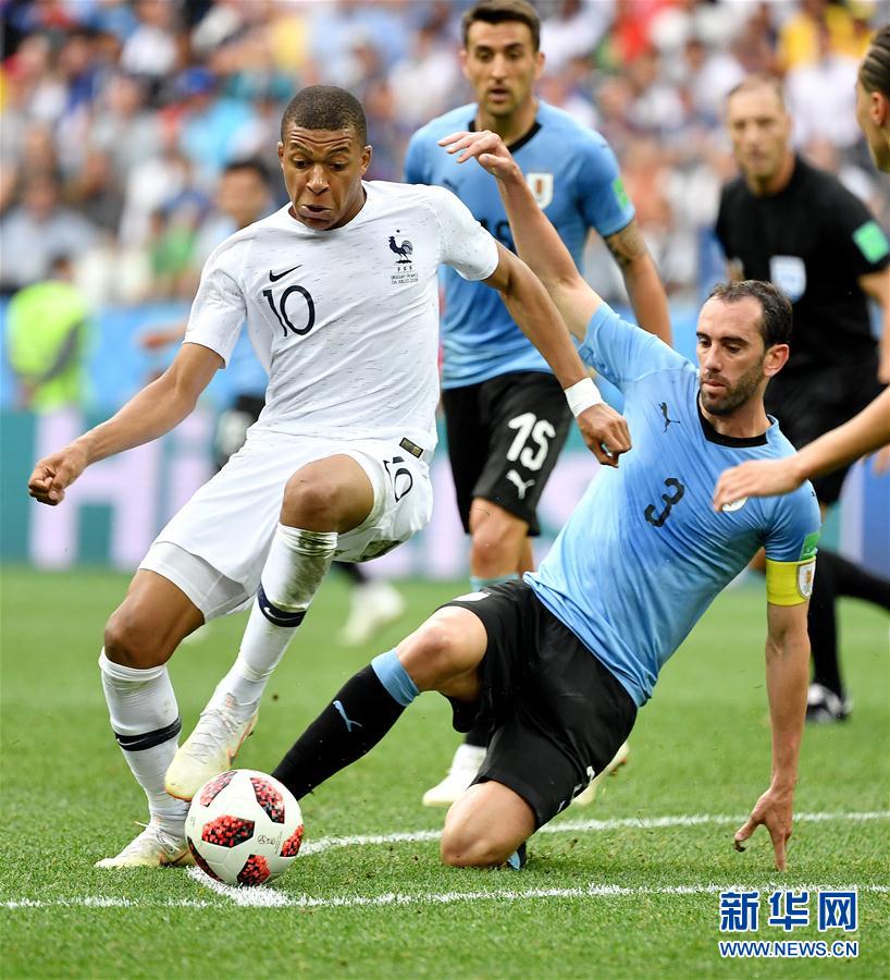 小法：想让阿达伊和帕斯学习梅西的饥饿感，这能造就顶级球员（小法：希望阿达伊与帕斯向梅西的饥饿感看齐，这是成就顶级球员的关键）